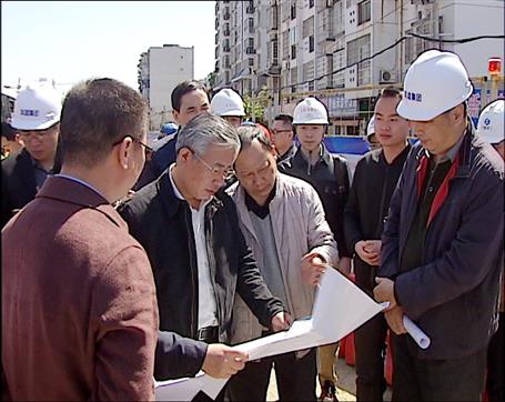 刘可：全面加快施工进度，，，，，，为自治区60周年献礼