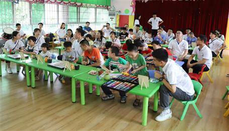 冶建青年走进儿童福利院，，，，，，带去爱的“绿动”